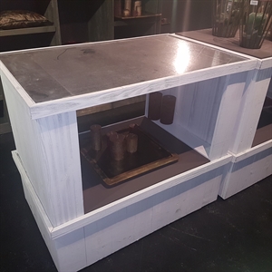 Tisch, Holz B118x 74x H100cm - ohne Räder, weiss Tisch, Holz B118x 74x H100cm - ohne Räder, weiss