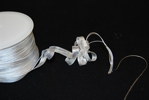 Susifix 25m/ 7mm, Lurex, weiss/silber Susifix 25m/ 7mm, Lurex, weiss/silber