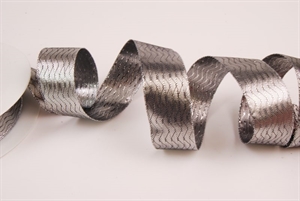 Band 20m/ 25mm, Lurex-Zickzack, silber Band 20m/ 25mm, Lurex-Zickzack, silber