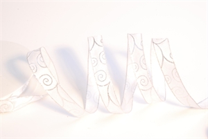 Band 25m/ 15mm, Satin m. Ornament 3D, weiss Band 25m/ 15mm, Satin m. Ornament 3D, weiss