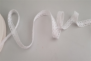 Band 15m/ 12mm, Häkel-Spitzenborte, weiss Band 15m/ 12mm, Häkel-Spitzenborte, weiss