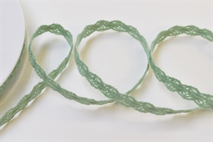 Band 15m/ 12mm, Häkel-Spitzenborte, grün Band 15m/ 12mm, Häkel-Spitzenborte, grün