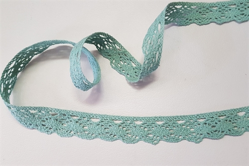 Band 15m/ 20mm, Häkel-Spitzenborte ass, grün Band 15m/ 20mm, Häkel-Spitzenborte ass, grün
