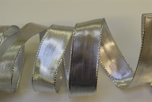 Band 25m/ 25mm, Brillant stripes - Drahtkante, silber Band 25m/ 25mm, Brillant stripes - Drahtkante, silber