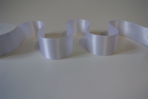 Band 25m/ 40mm, Double face Satin, weiss Band 25m/ 40mm, Double face Satin, weiss