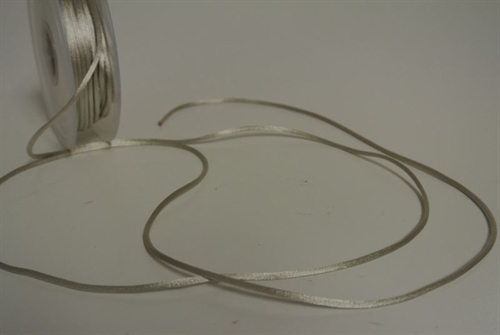 Band 25m/ 2mm, Seiden-Cord, silber Band 25m/ 2mm, Seiden-Cord, silber