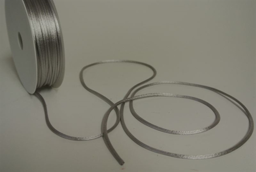 Band 25m/ 2mm, Seiden-Cord, altsilber Band 25m/ 2mm, Seiden-Cord, altsilber