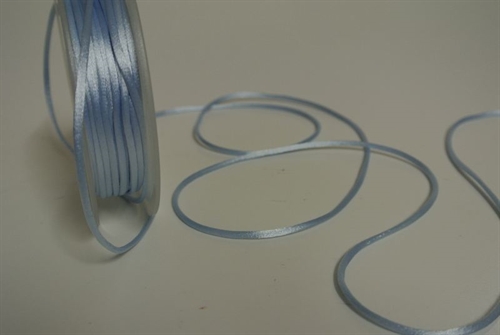 Band 25m/ 2mm, Seiden-Cord, hblau Band 25m/ 2mm, Seiden-Cord, hblau