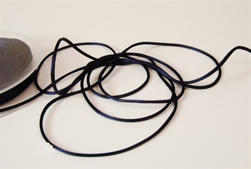 Band 25m/ 2mm, Seiden-Cord, schwarzblau Band 25m/ 2mm, Seiden-Cord, schwarzblau
