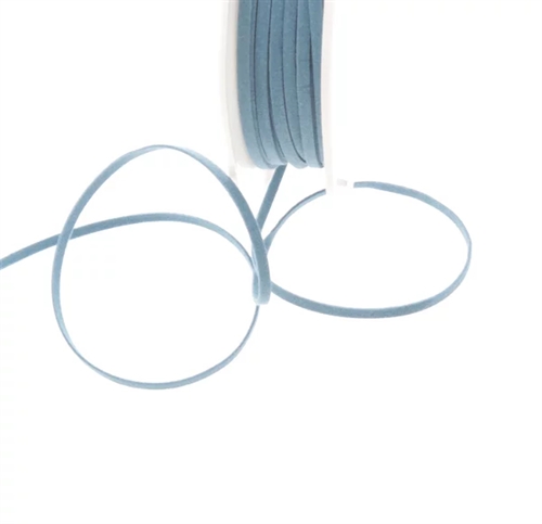 Band 25m/ 3mm, Lederkordel, hellblau Band 25m/ 3mm, Lederkordel, hellblau