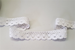 Band 10m/ 28mm, Häkel-Spitzenborte, weiss Band 10m/ 28mm, Häkel-Spitzenborte, weiss