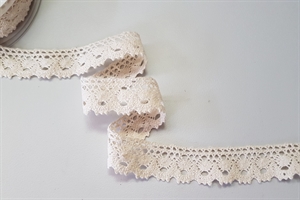 Band 10m/ 28mm, Häkel-Spitzenborte, creme Band 10m/ 28mm, Häkel-Spitzenborte, creme