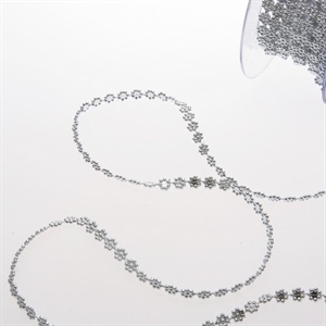Girlande 10y/ 6mm, Blümchen kl, silber Girlande 10y/ 6mm, Blümchen kl, silber
