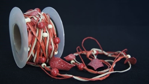 Girlande 5m/ 20mm, Cord/Blatt/Leder/Kugel, rot Girlande 5m/ 20mm, Cord/Blatt/Leder/Kugel, rot