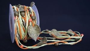 Band 5m/ 20mm, Cord/Blatt/Leder/Kugel, grün Band 5m/ 20mm, Cord/Blatt/Leder/Kugel, grün