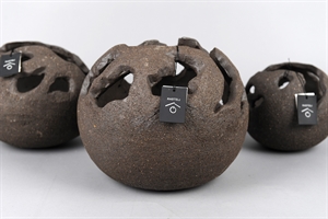 Kugel, mit Löcher Ø21cm, dunkelbraun* Kugel, mit Löcher Ø21cm, dunkelbraun*