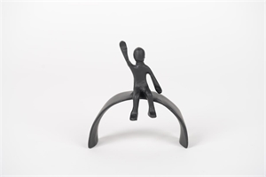 Figur, winkendes Kind L15x H15cm, alu black