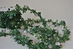 Girlande, 7m/ 15mm Buchsbaum mit Perlen, grün