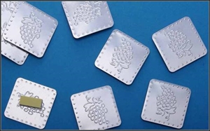 Aufleger Metall, Wein 40mm mit Klebepunkt, silber Aufleger Metall, Wein 40mm mit Klebepunkt, silber