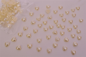 Perlen, halbe Herzen 1cm - VE100, weiss