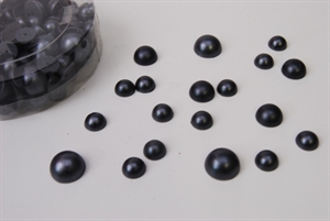Perlen halbe, Grössen sort. 20/ 45/ 200 , schwarz Perlen halbe, Grössen sort. 20/ 45/ 200 , schwarz