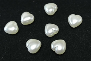 Acrylherzen 10mm, mit Langloch 130 Stk, weiss Acrylherzen 10mm, mit Langloch 130 Stk, weiss